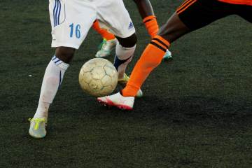 C罗孙兴慜热身赛表现低迷，双双错失进球良机（配图示意）